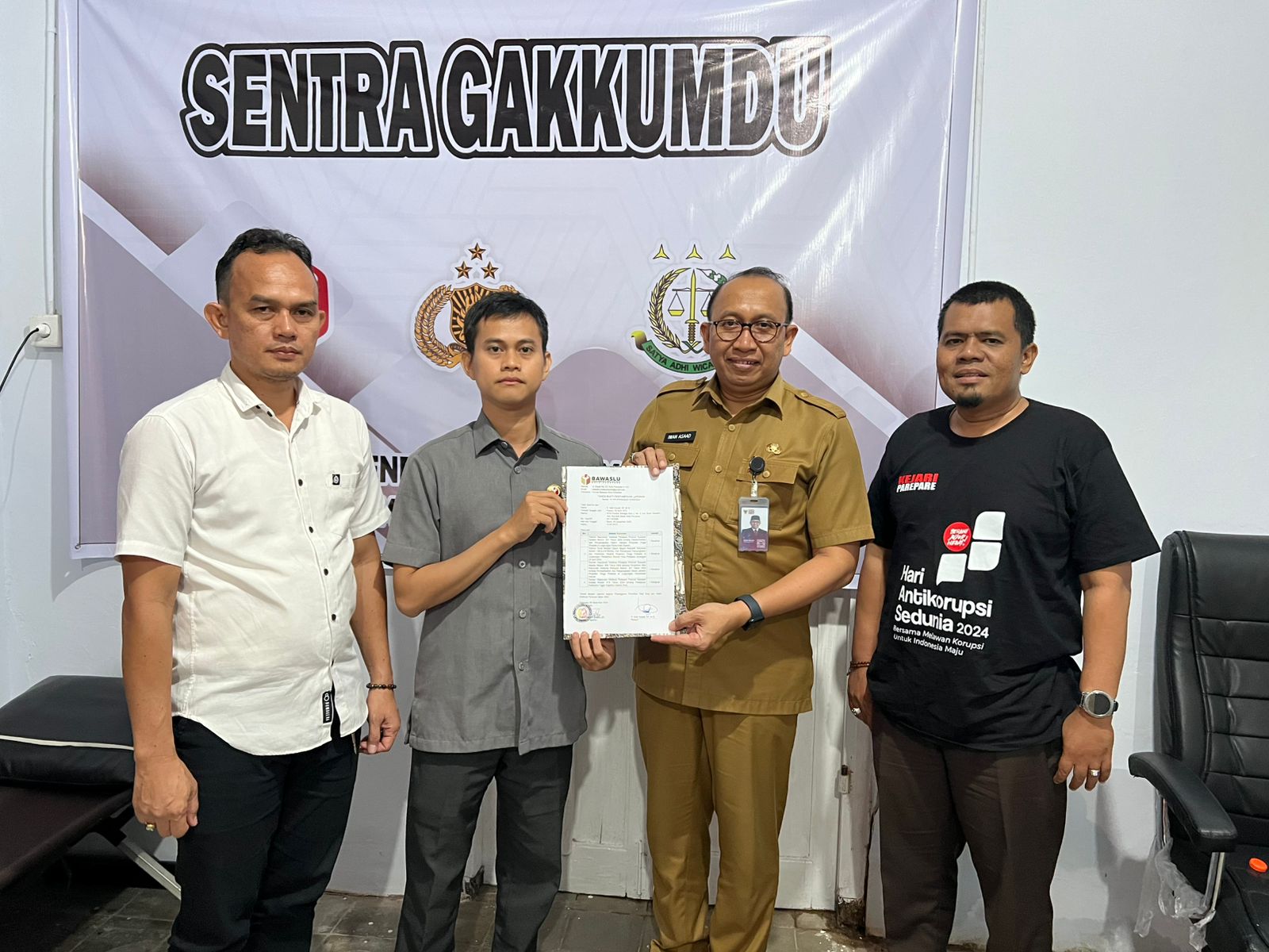 Eks Inspektur Iwan Asaad Resmi Laporkan Pj Wali Kota Parepare ke Bawaslu Dugaan Pelanggaran UU Pencopotan Tanpa Izin Mendagri 